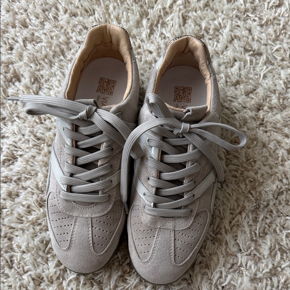 VAI VIA Women's Sneakers size 37